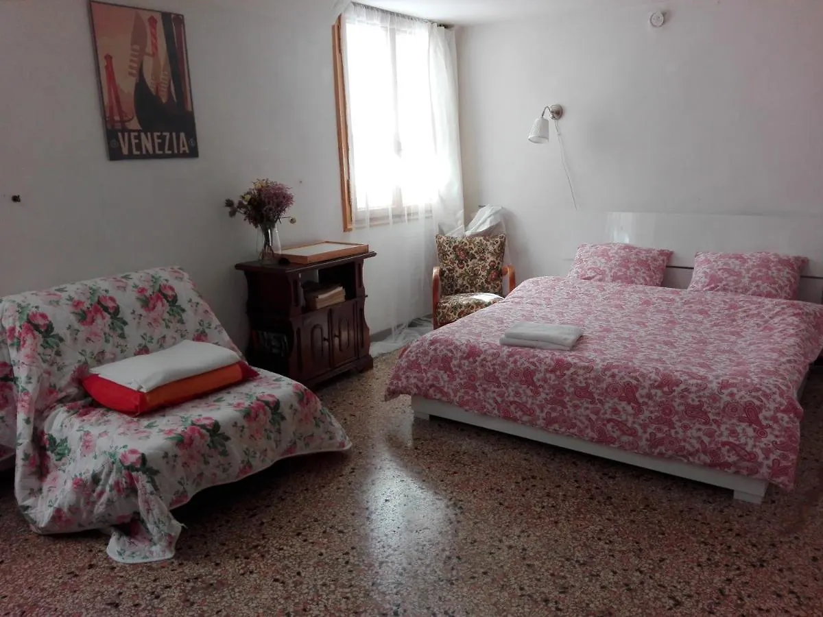 Bed&Red Roses Palace Muazzo Bed and Breakfast Venezia