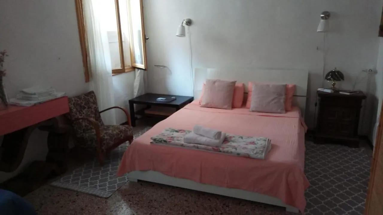 Bed&Red Roses Palace Muazzo Bed and Breakfast Venezia 0*,  Italia